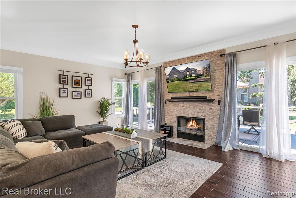 45169 MIDDLEBURY Lane, Canton, MI 48188 — Photo 21