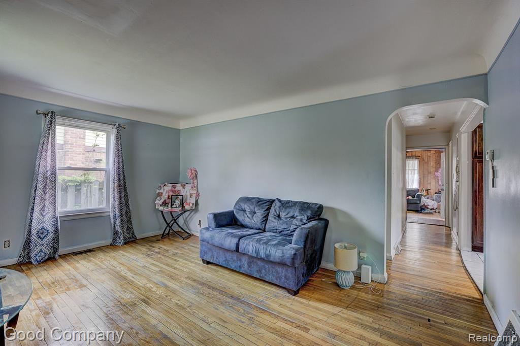 7686 W PARKWAY Street, Redford, MI 48239 — Photo 5