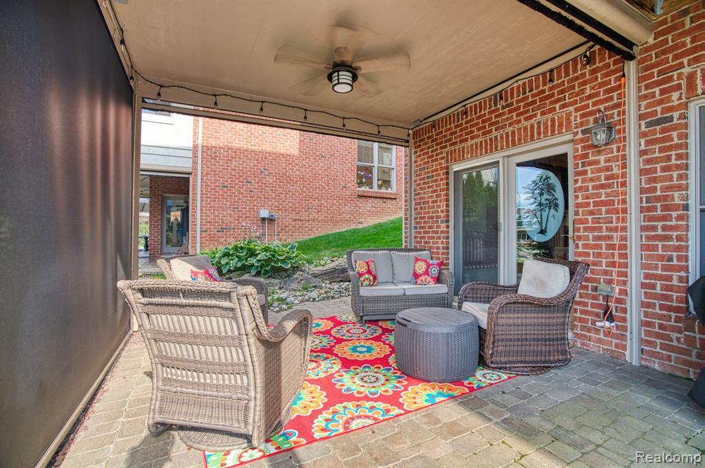 10769 CLIFFVIEW Drive, South Lyon, MI 48178 — Photo 49