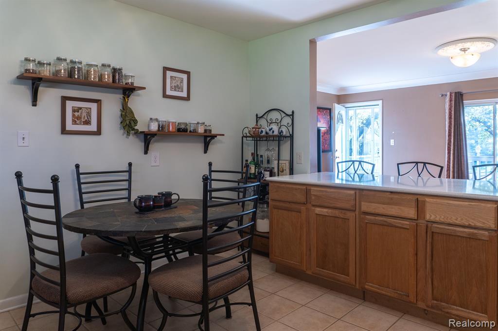 2546 CARLTON Drive, Ann Arbor, MI 48108 — Photo 10
