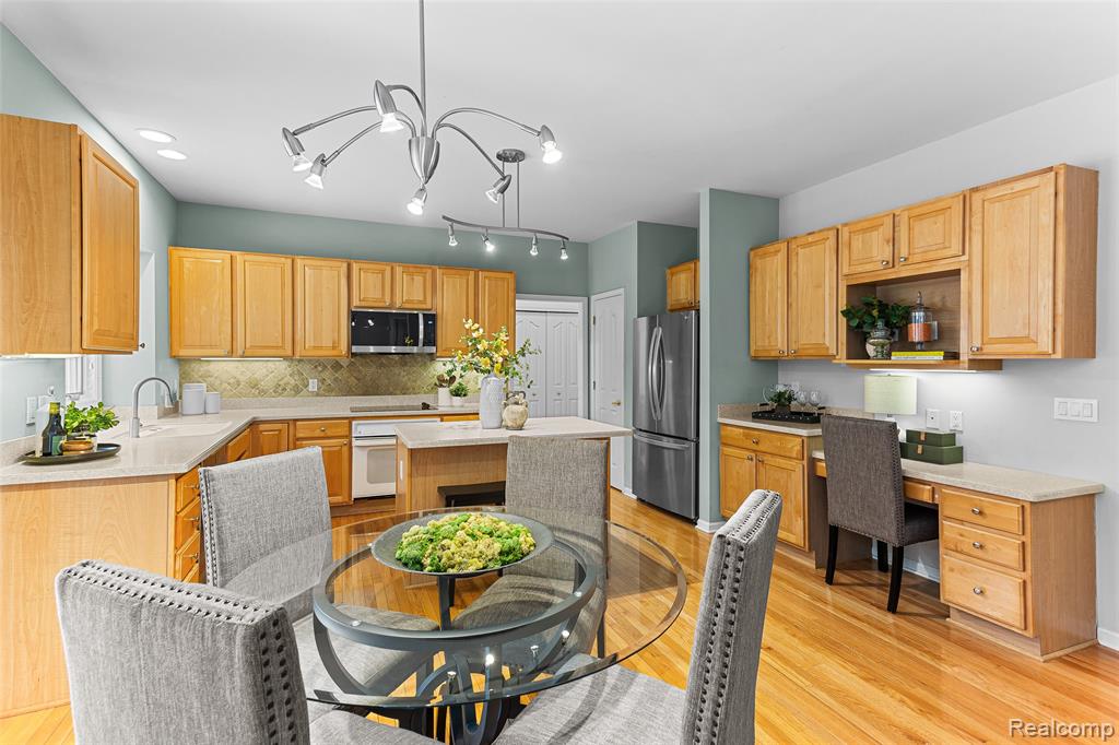 7567 WINDGATE Circle, West Bloomfield, MI 48323 — Photo 13