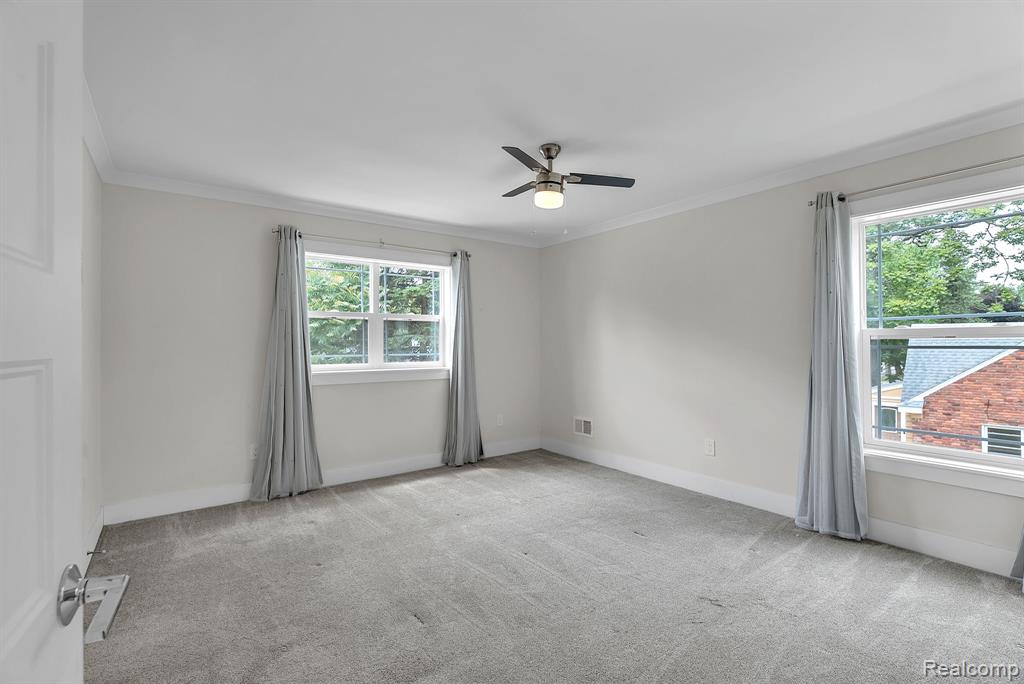 423 Woodlawn Ave, Royal Oak, MI 48073 — Photo 16