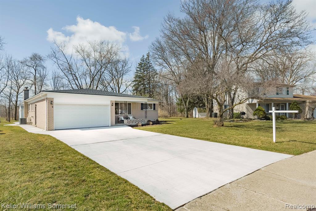 5355 CHURCH HILL Drive, Troy, MI 48085 — Photo 3