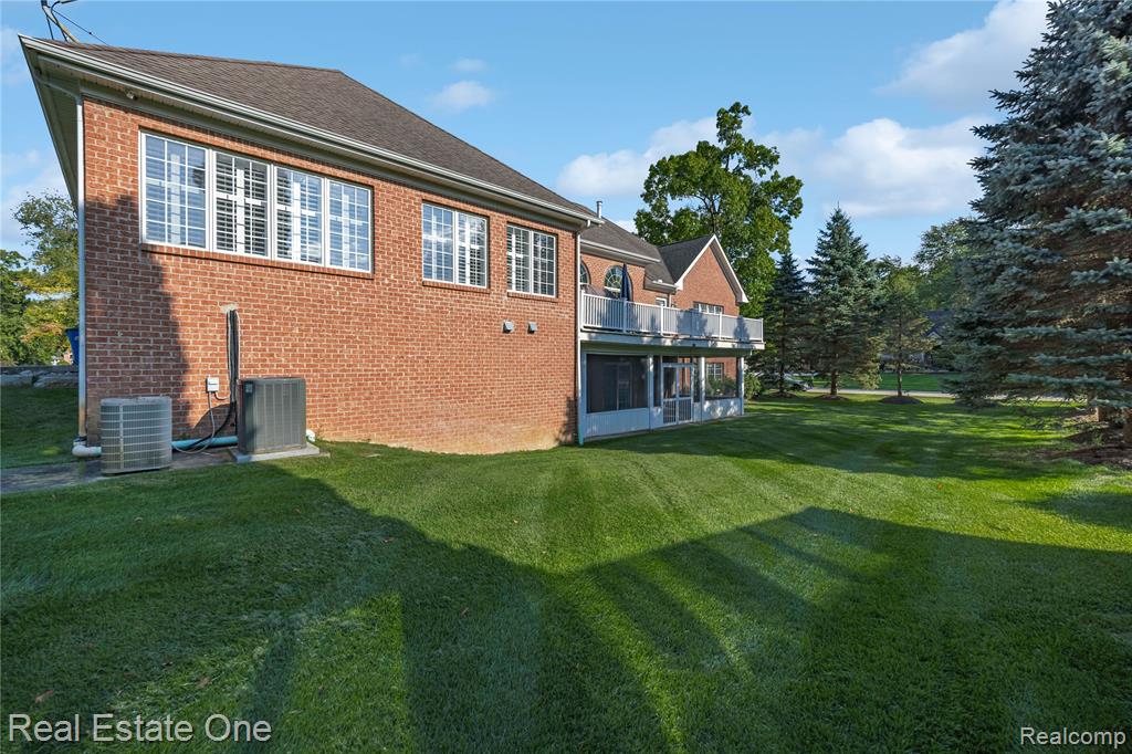 1937 Carsons Cove, Commerce Twp, MI 48390 — Photo 70