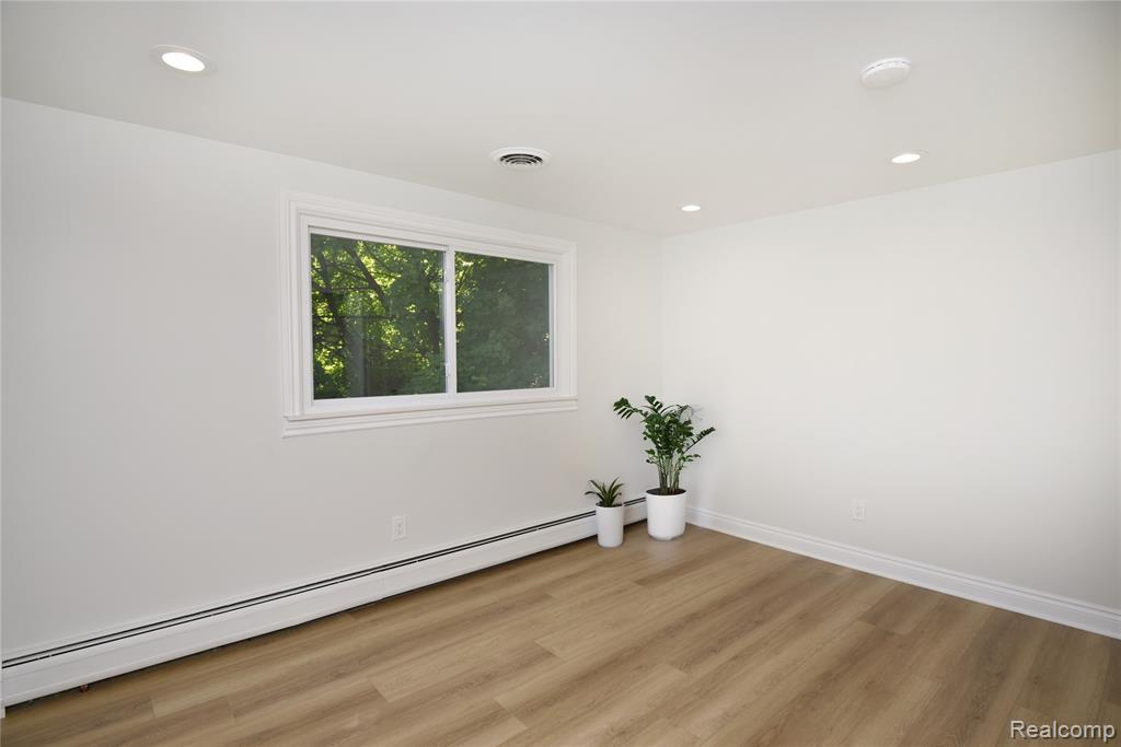 5547 Kingsmill Drive, Bloomfield Hills, MI — Photo 33