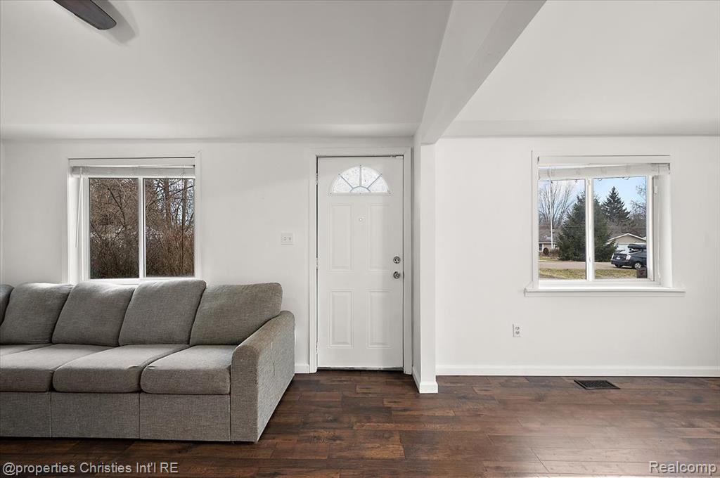 7387 Lawrence Street, Grand Blanc, MI 48439 — Photo 7