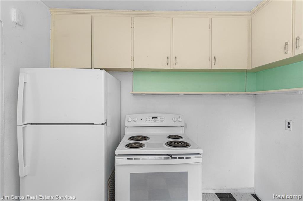 23240 Forest Street, Oak Park, MI 48237 — Photo 5