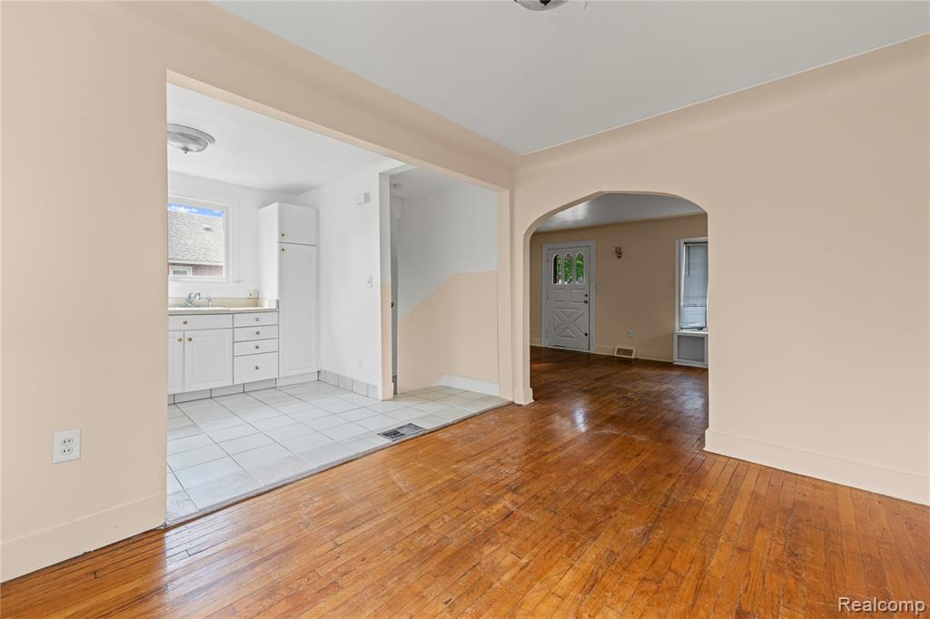 41 W George Avenue, Hazel Park, MI 48030 — Photo 7
