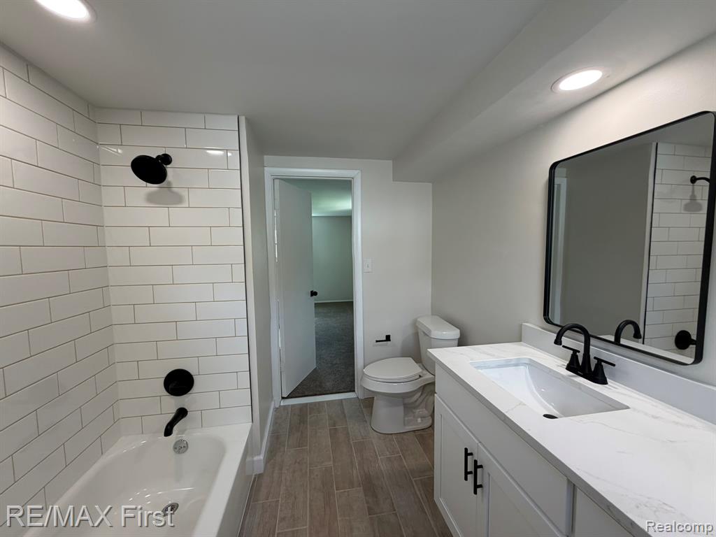 23736 Kim Drive, Clinton Twp, MI 48035 — Photo 12