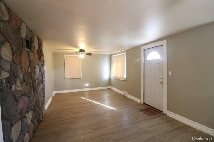 403 Bradley Street, Bay City, MI 48706 — Photo 7