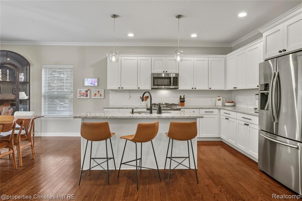 9024 Elmhurst Avenue, Plymouth, MI 48170 — Photo 8