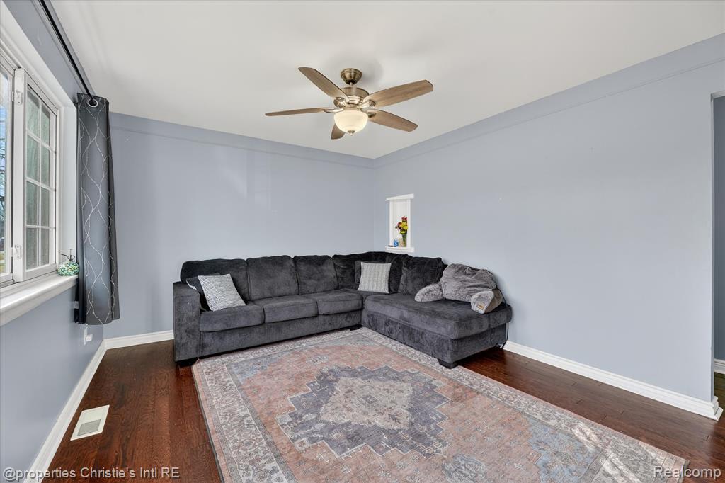 34504 Stellwagen Street, Wayne, MI, 48184