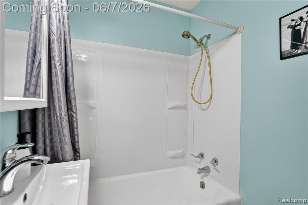 239 E Chestnut Street, Webberville, MI 48892 — Photo 21