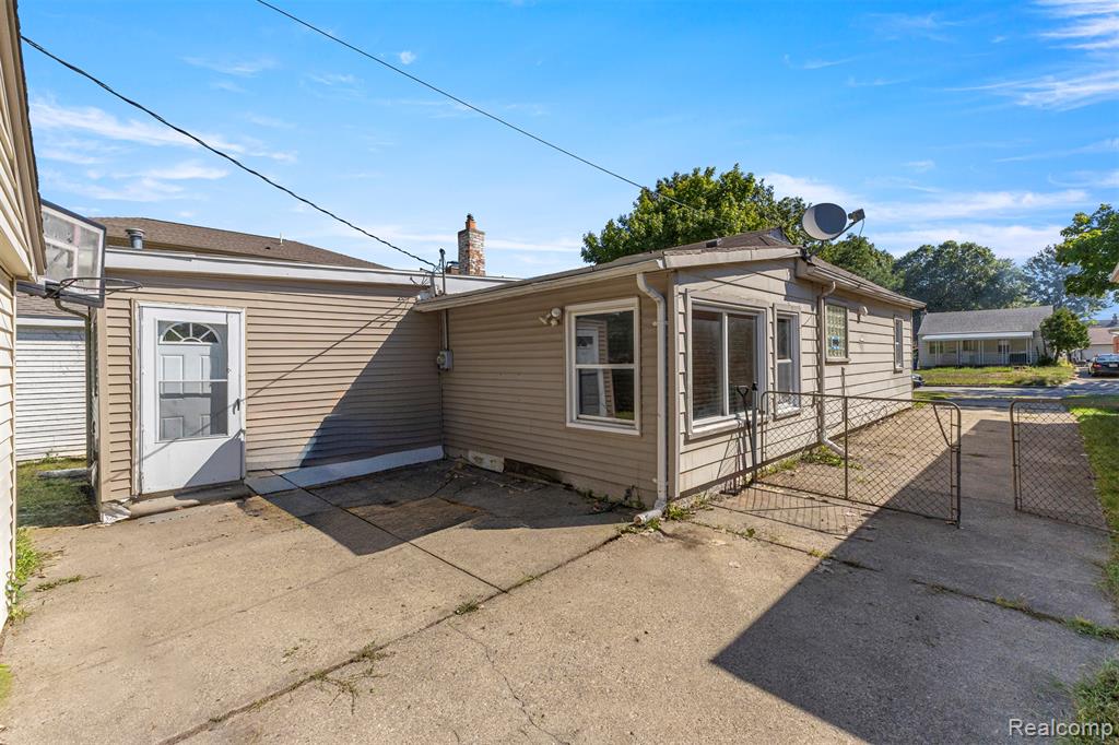 6043 N Vernon Street, Dearborn Heights, MI 48127 — Photo 22