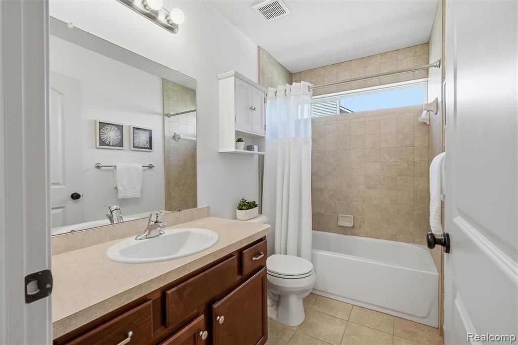 58 Blackberry Drive, White Lake, MI — Photo 24