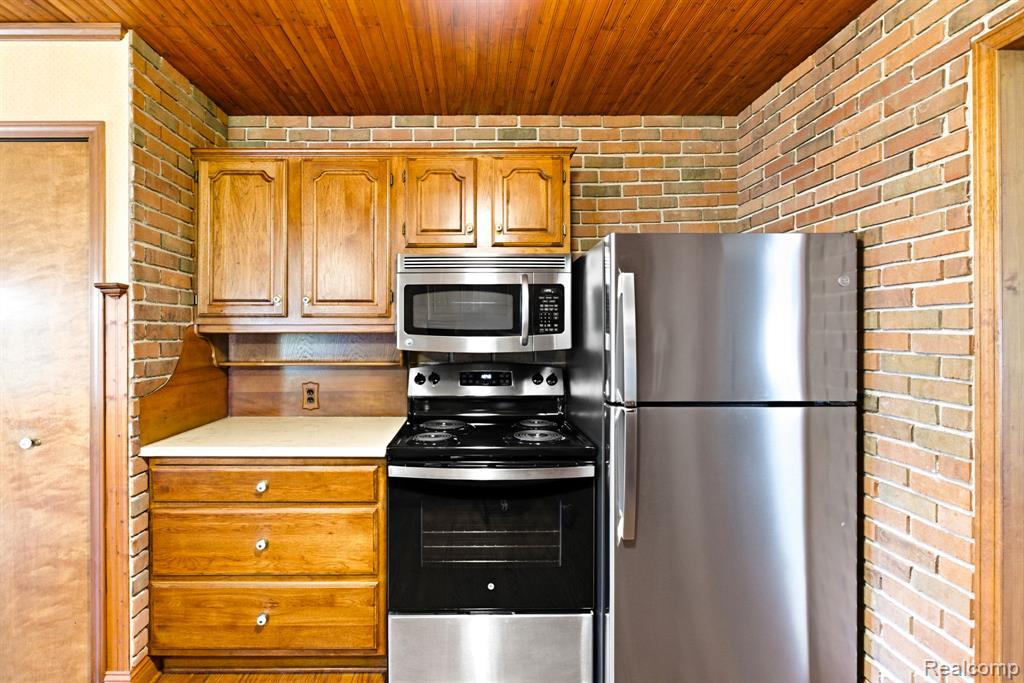 1620 S Delano Street, Marysville, MI 48079 — Photo 7