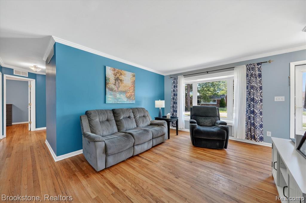23784 Linne Street, Clinton Twp, MI 48035 — Photo 9