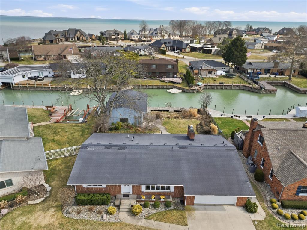 49750 Nautical Drive, Chesterfield, MI 48047