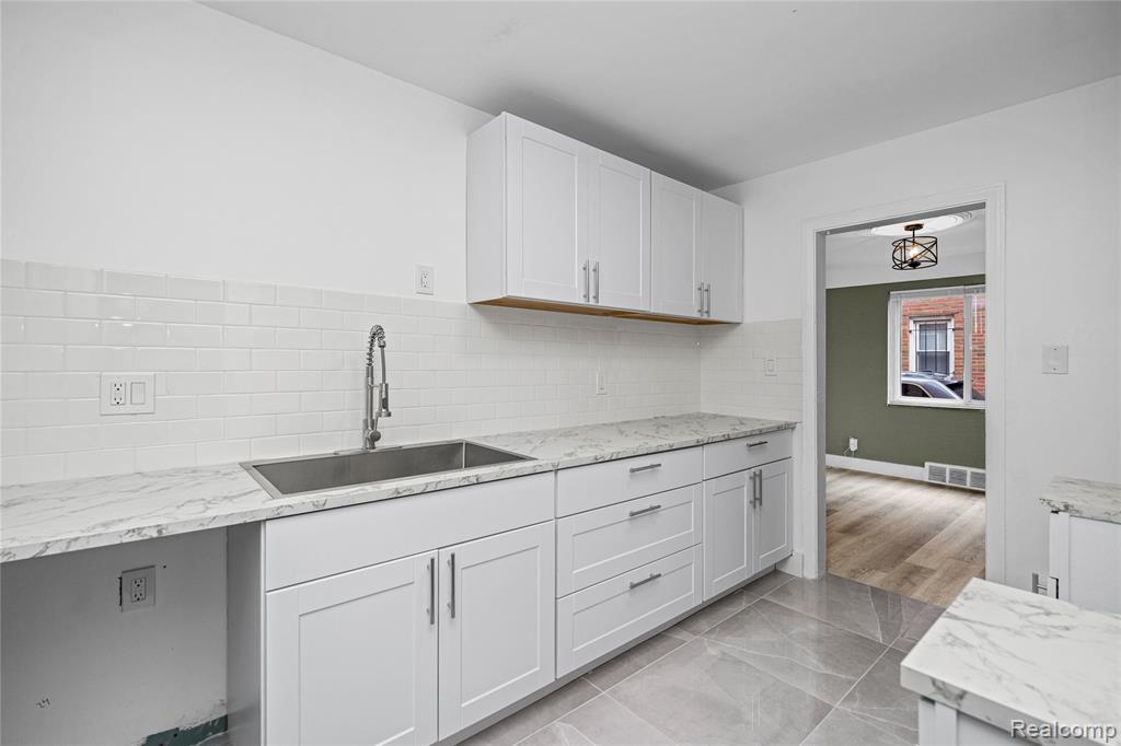 16871 Asbury Park, Detroit, MI 48235 — Photo 26