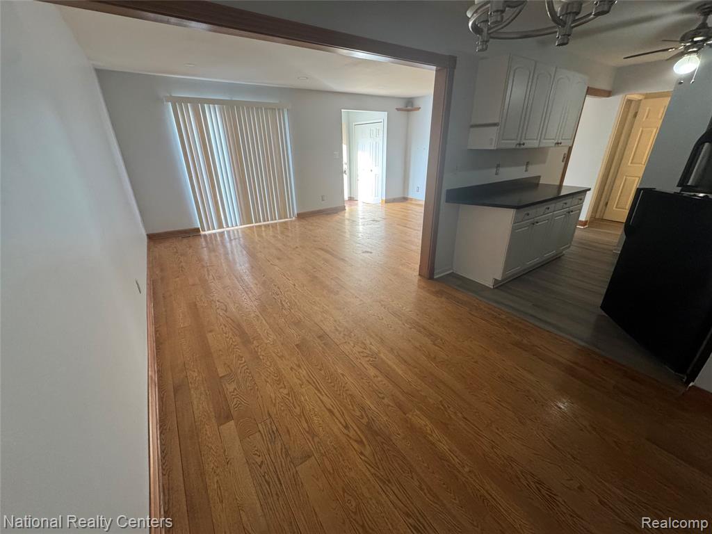 8514 Hampshire Drive, Sterling Heights, MI 48313 — Photo 5