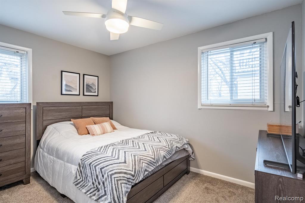 715 N DORCHESTER Avenue, Royal Oak, MI 48067 — Photo 17