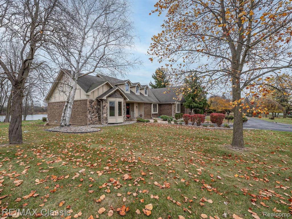 9415 N TERRITORIAL Road, Plymouth, MI 48170 — Photo 3