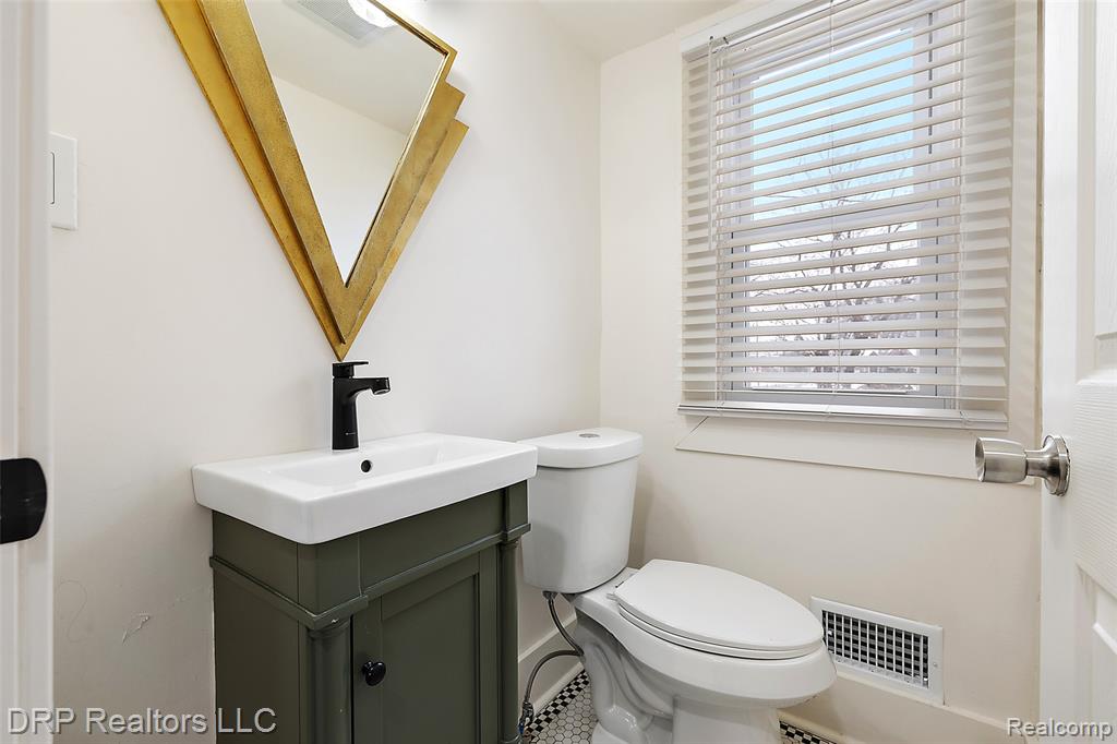 14974 Cheyenne Street, Detroit, MI 48227 — Photo 15