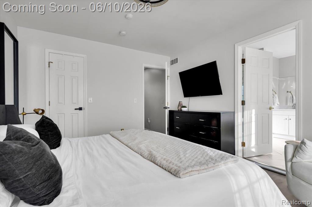 4363 Hunters Circle E, Canton, MI 48188 — Photo 16