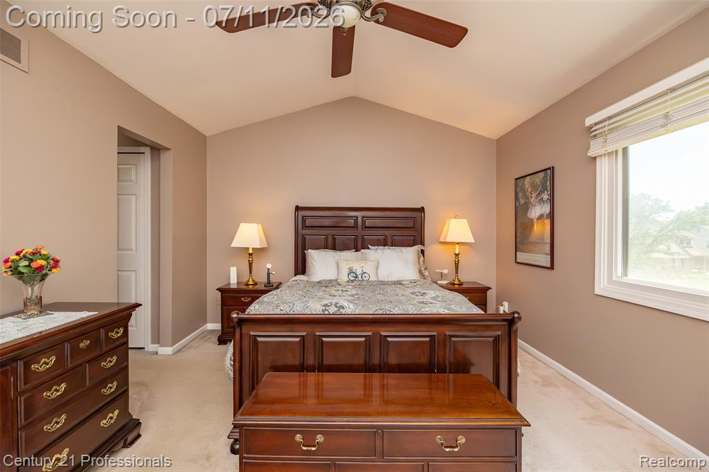 689 Woodfield Way, Rochester Hills, MI 48307 — Photo 23