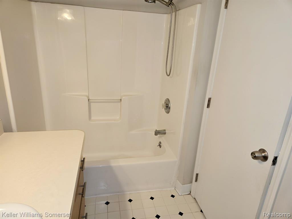 50516 Bay Run N, Chesterfield, MI 48047 — Photo 17