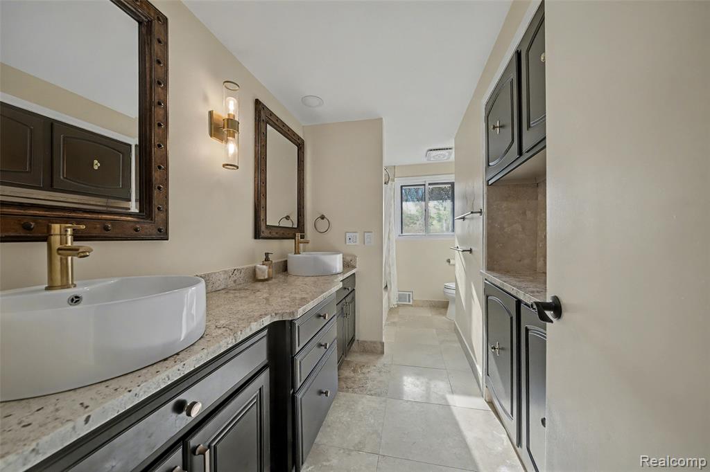 6940 Wing Lake Road, Bloomfield, MI 48301 — Photo 26