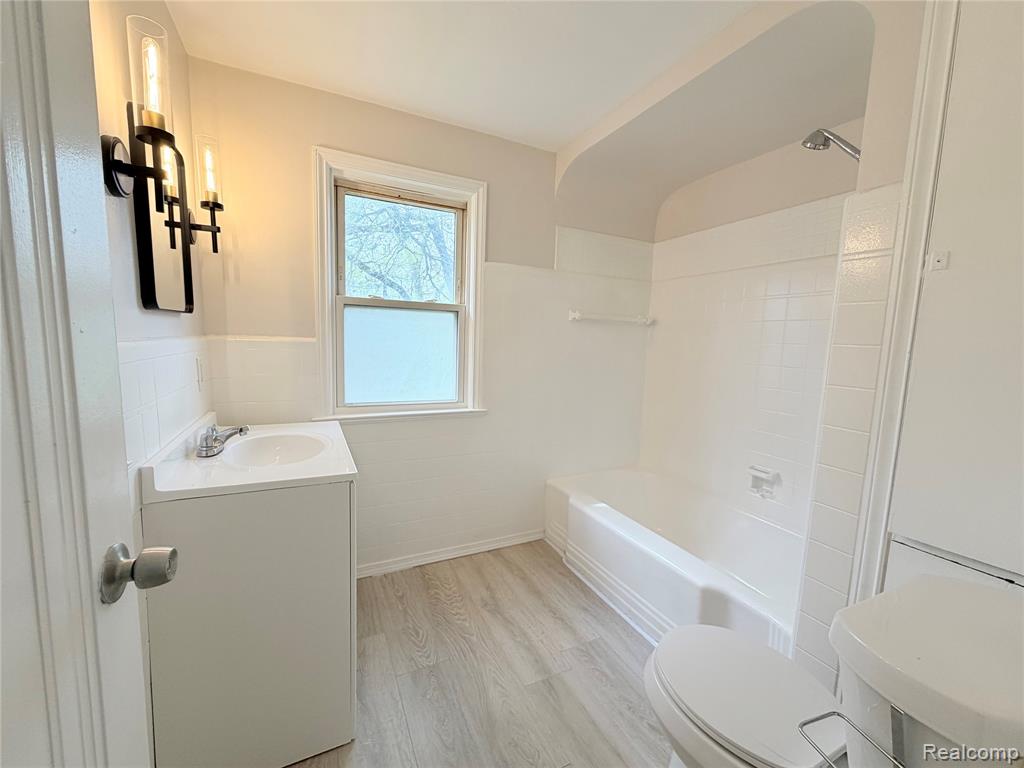 11375 Roxbury Street, Detroit, MI 48224 — Photo 5