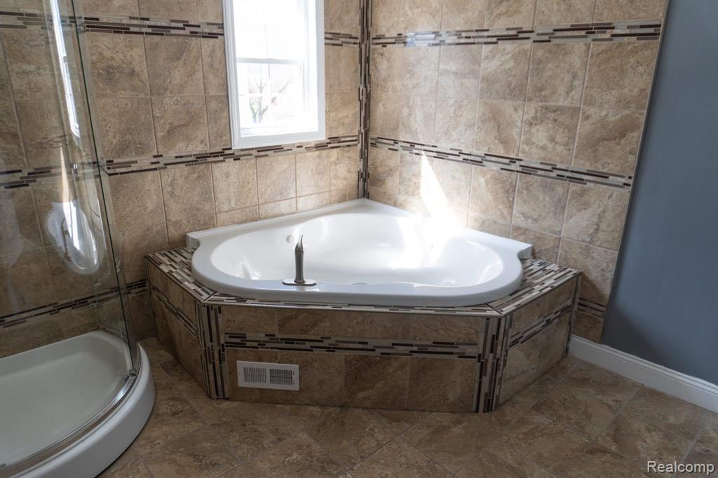 432 BUCKINGHAM Avenue, Flint, MI 48507 — Photo 26