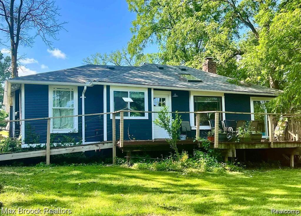 4995 LOCKHART Street, West Bloomfield, MI 48323 — front exterior