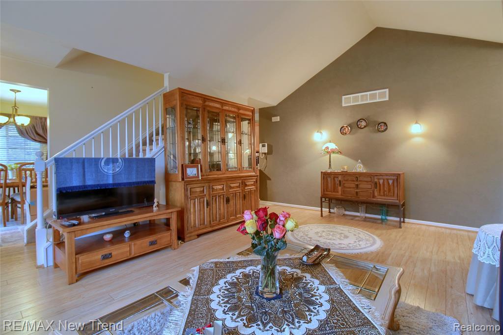 2759 Maple Forest Drive, Wixom, MI 48393 — Photo 8