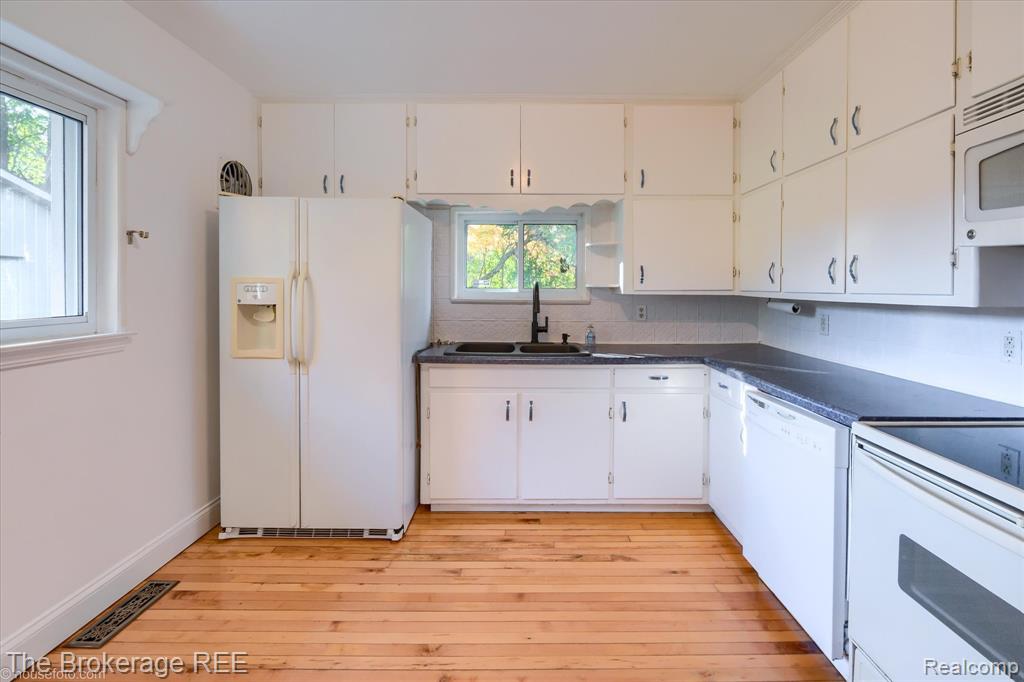 5400 N Center Road, Genesee, MI 48506 — Photo 33