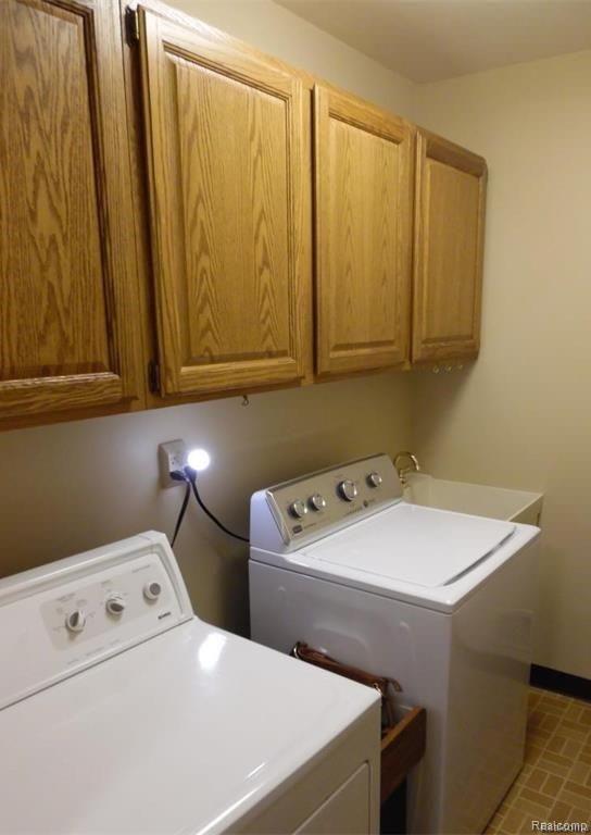 720 SHELLEY Drive, Rochester Hills, MI 48307 — Photo 17