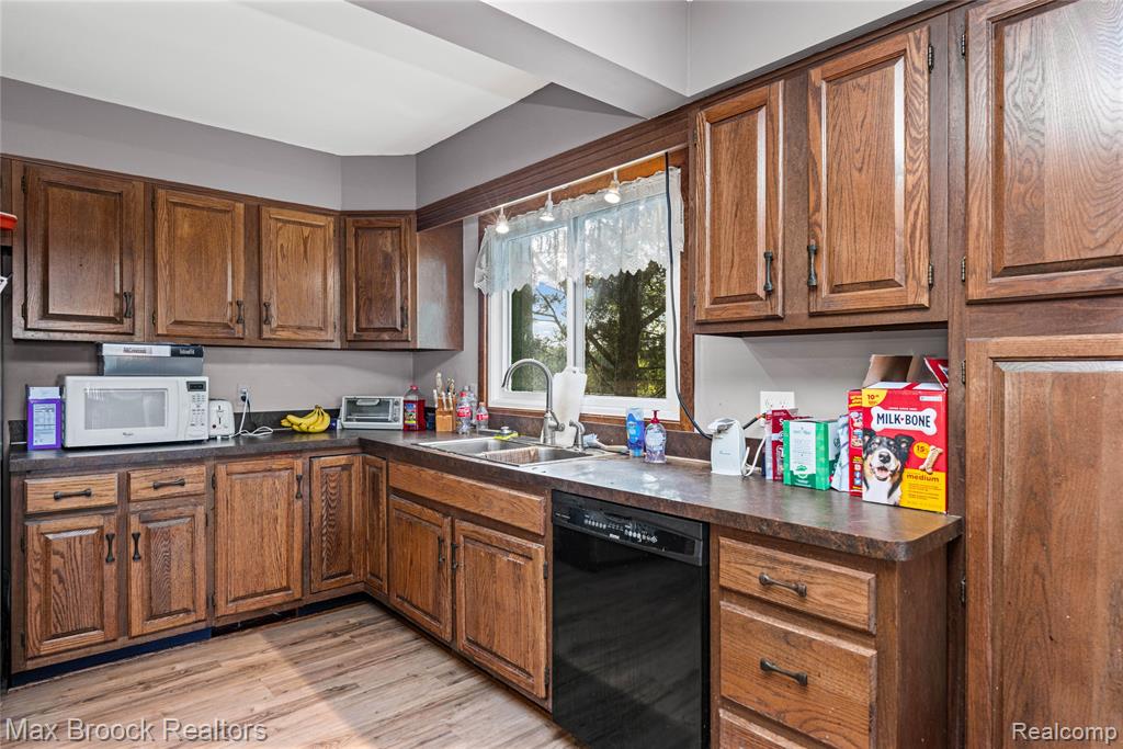 4622 Fleck Drive, Hartland, MI 48430 — Photo 21