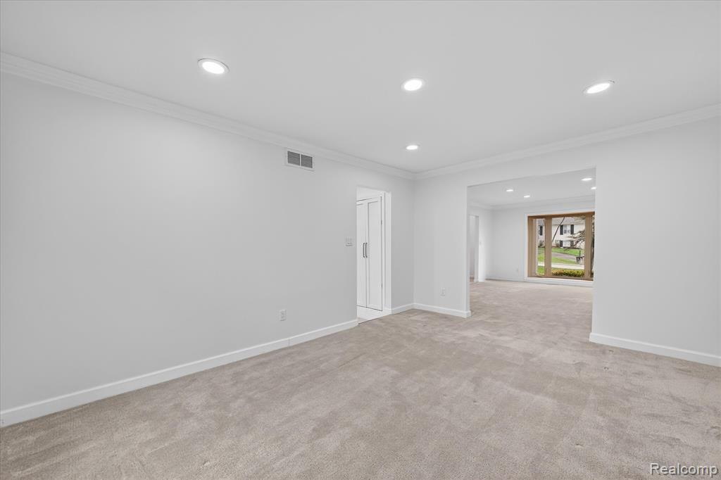 21770 Riverview Drive, Beverly Hills, MI 48025 — Photo 12