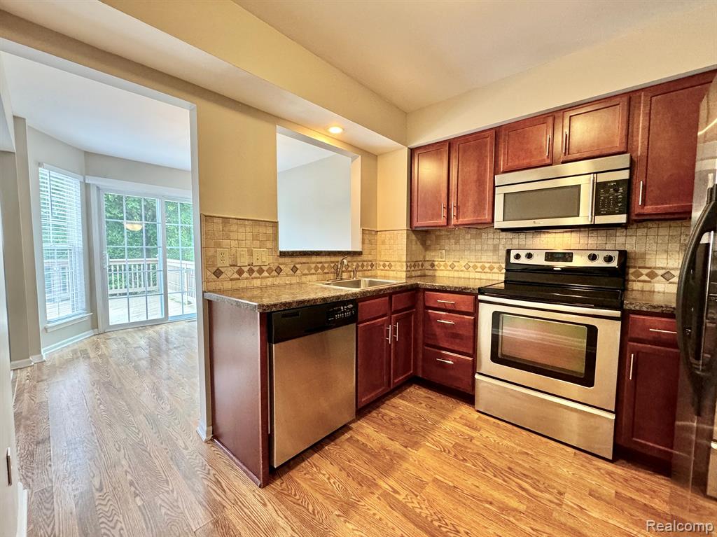 4399 HUNTERS Circle E, Canton, MI 48188 — Photo 5