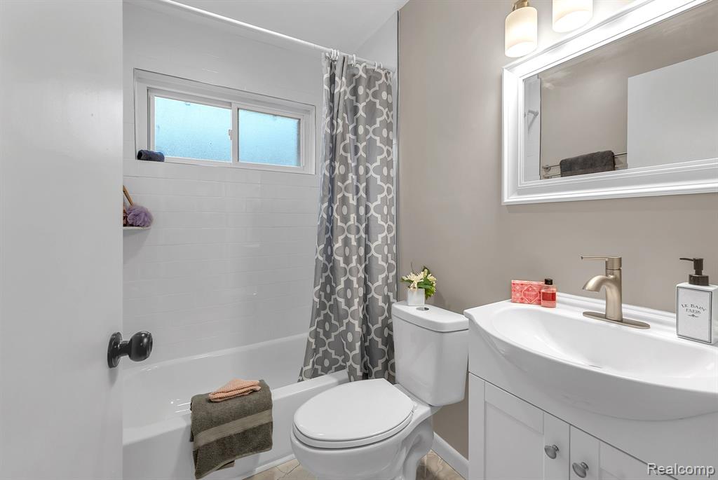 6159 N Highland Street, Dearborn Heights, MI 48127 — Photo 26