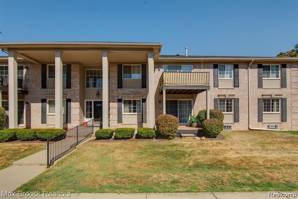 6109 Orchard Lake Road, West Bloomfield, MI — Photo 2