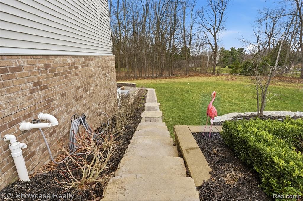 30253 MACINTOSH Lane, New Hudson, MI 48165 — Photo 48