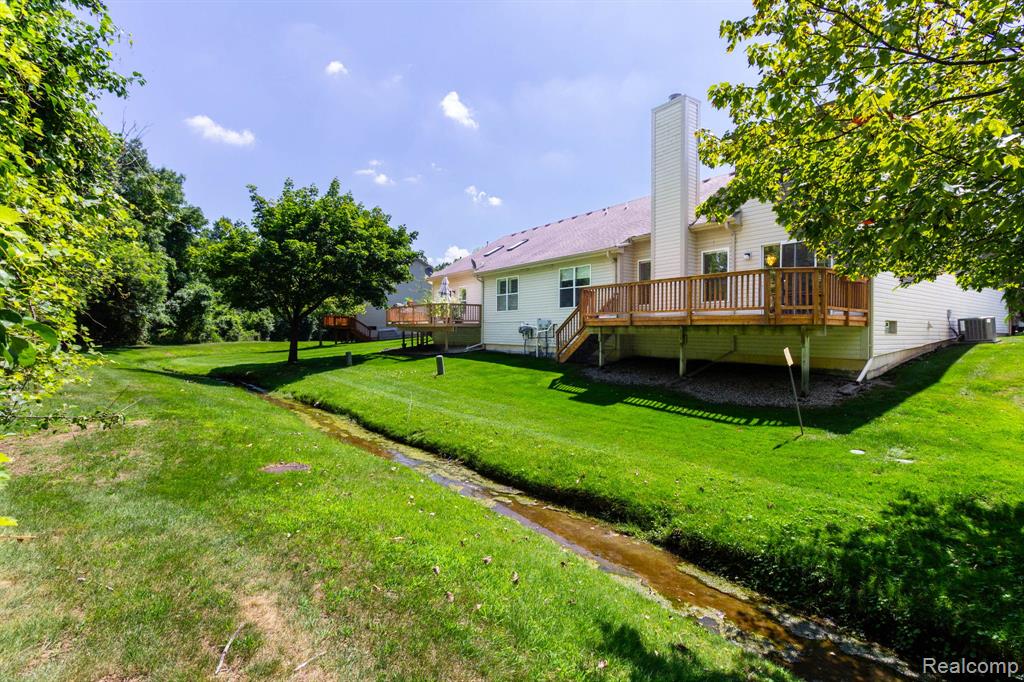 487 N Oak Drive, Commerce Twp, MI 48390 — Photo 43