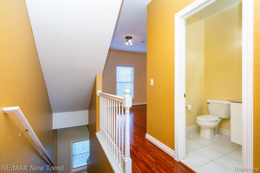 1611 E LAKEVIEW Lane, Canton, MI 48187 — Photo 6