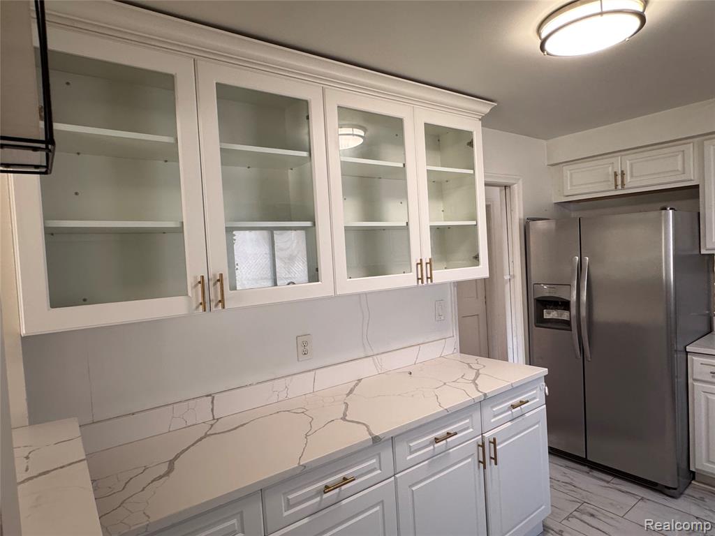8345 Robindale Avenue, Dearborn Heights, MI 48127 — Photo 11