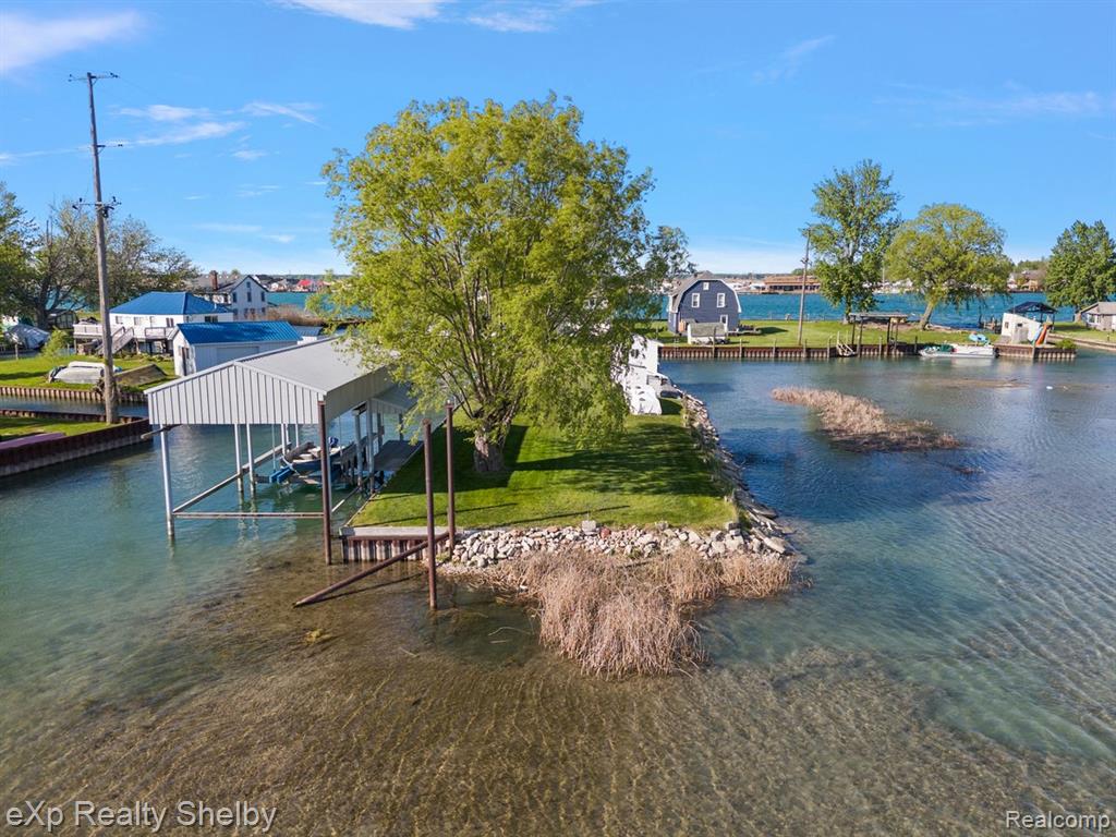 8395 N Channel - Harsens Island, Clay, MI 48001 — Photo 58