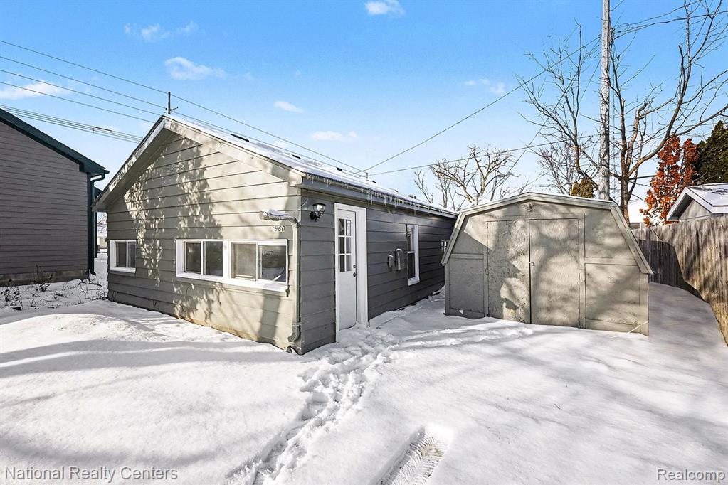 2960 Glenbroke Street, Keego Harbor, MI 48320 — Photo 2