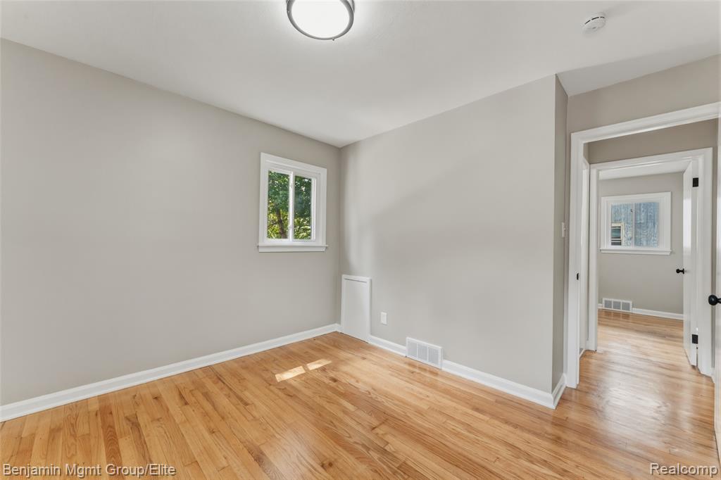 22584 Marine Avenue, Eastpointe, MI 48021 — Photo 18