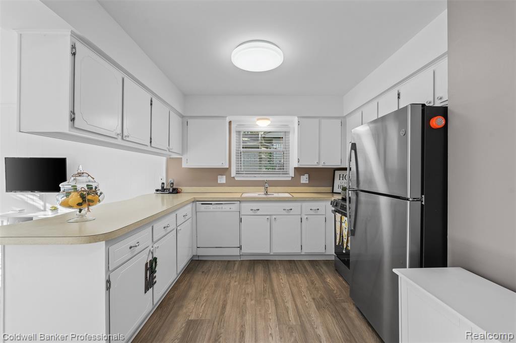 829 Glenulline Drive, Canton, MI 48187 — Photo 11